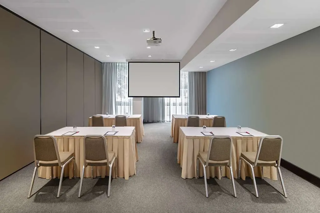 Adina Apartment Hotel Perth 4*,