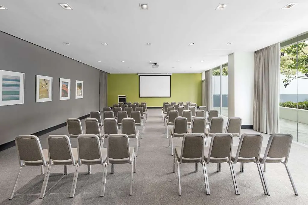 Adina Apartment Hotel Perth 4*,