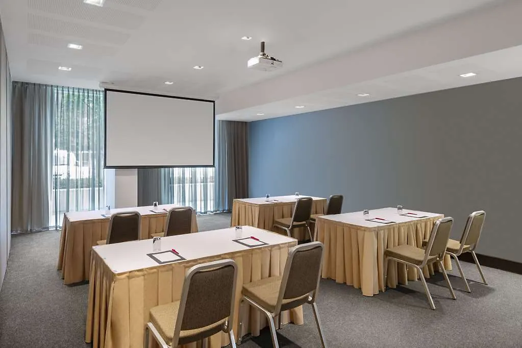 Adina Apartment Hotel Perth 4*,